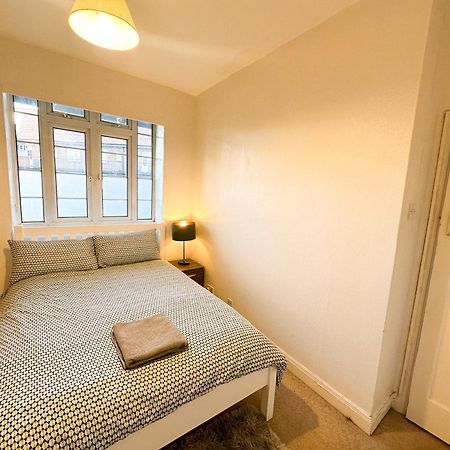 Apartmán 2 Bed Flat - Short Walk From Brent Cross Station Hendon Exteriér fotografie