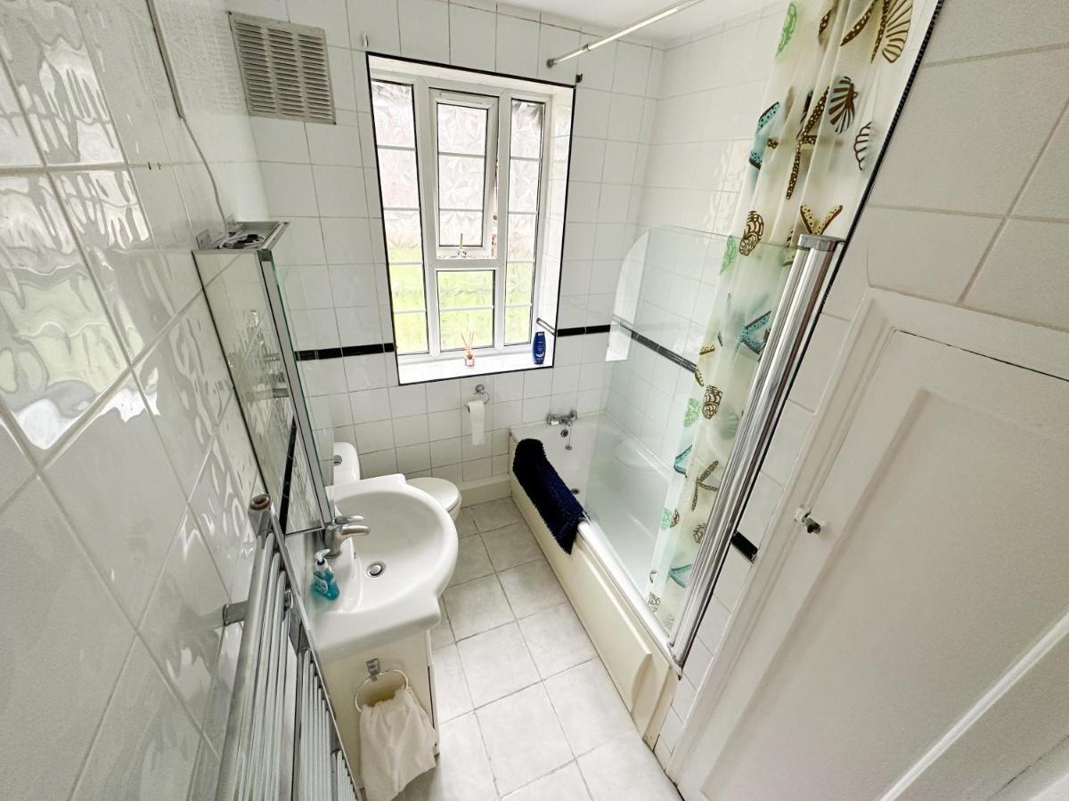 Apartmán 2 Bed Flat - Short Walk From Brent Cross Station Hendon Exteriér fotografie